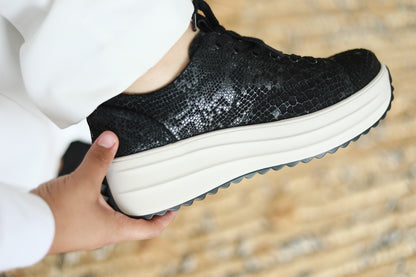 Julz | Raya Black Snake