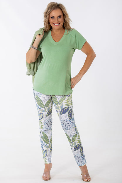 7/8 Flat Front Pant | Fantasy Fronds