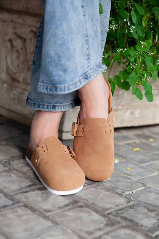 Julz | Nahla Hazelnut