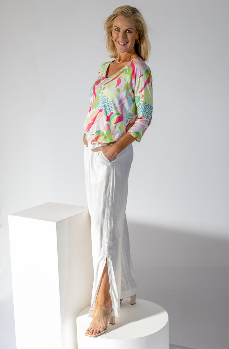 3/4 Sleeve V-Neck Top | Flora Fauna